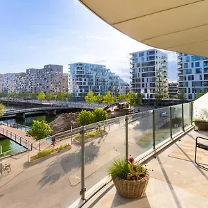 Lys 3 Vaerelses Med 26 M2 Sydvendt Altan Apartment Århus